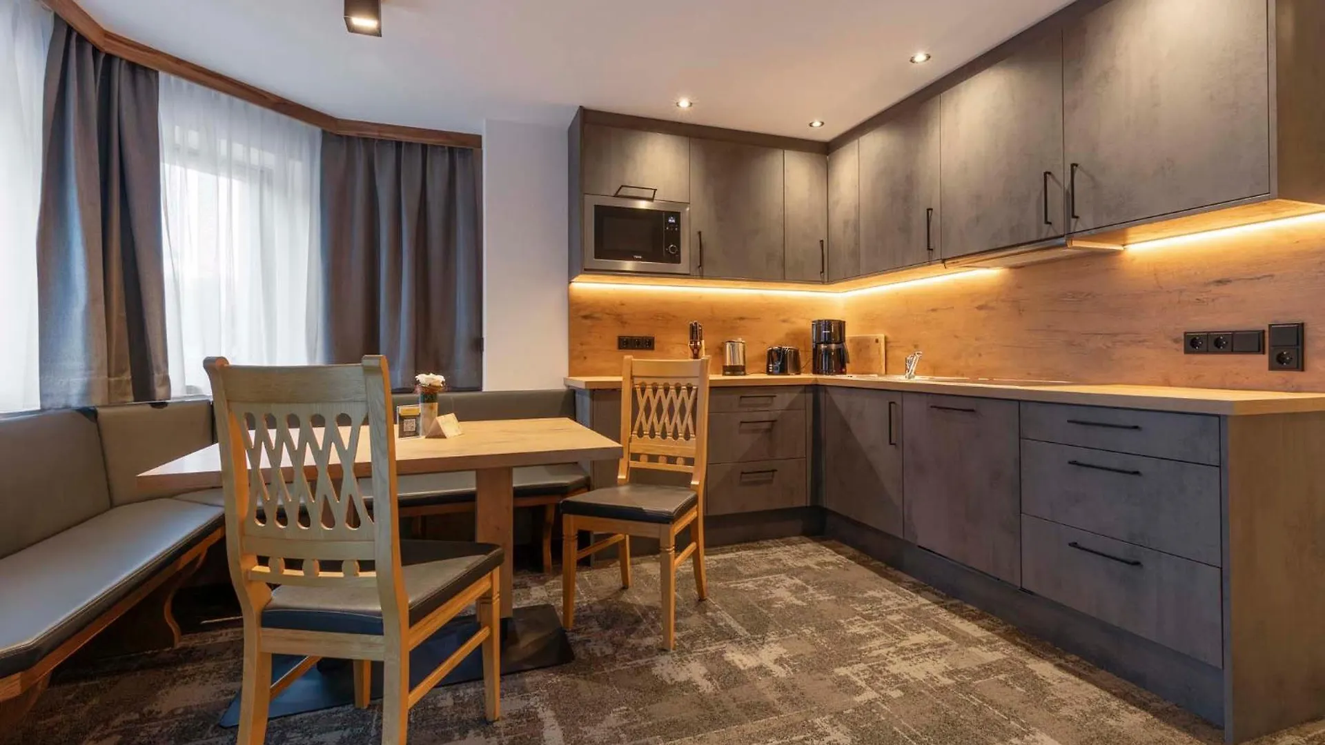 Appartements Kardona Ischgl 3*,  Austria